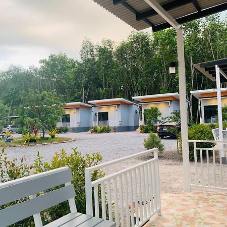 Suanvadee Resort สวนวดี รีสอร์ท Дон-Сак Экстерьер фото