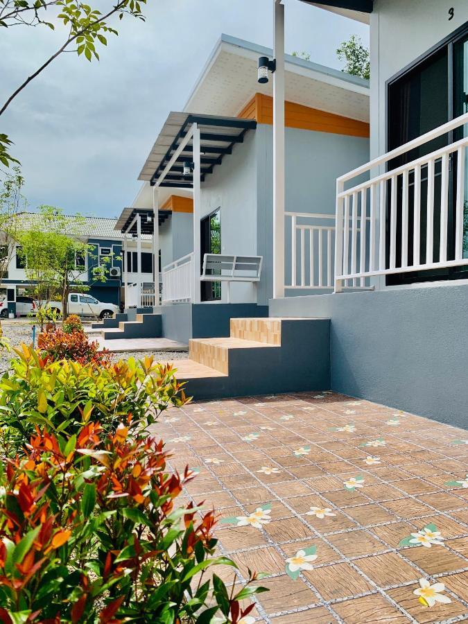Suanvadee Resort สวนวดี รีสอร์ท Дон-Сак Экстерьер фото