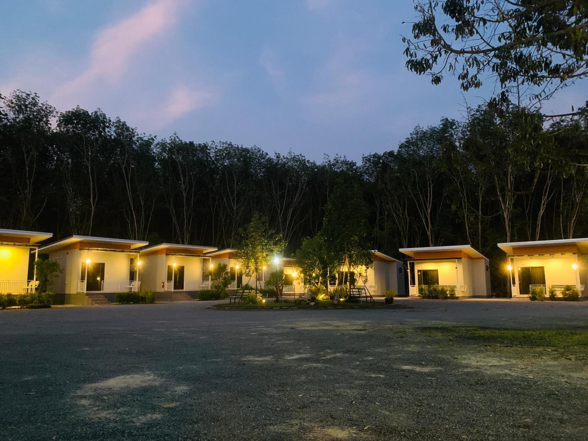 Suanvadee Resort สวนวดี รีสอร์ท Дон-Сак Экстерьер фото